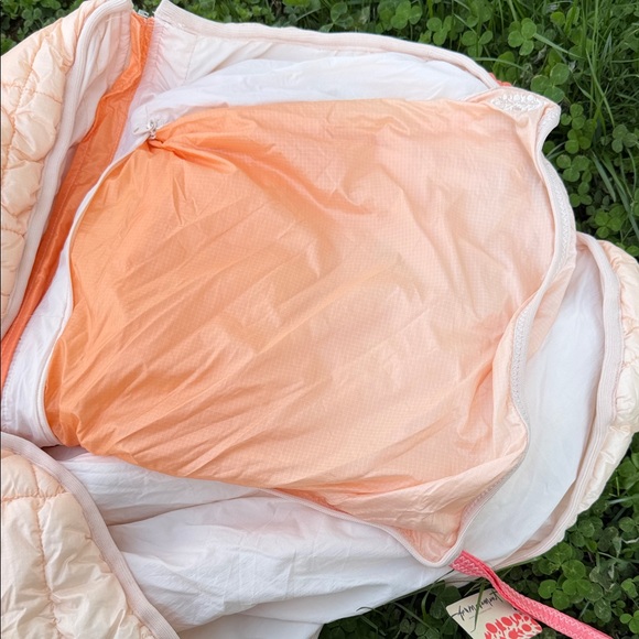 FP Movement by Free People Coral to Peach Ombre Puffer Jacket - Picture 6 of 6